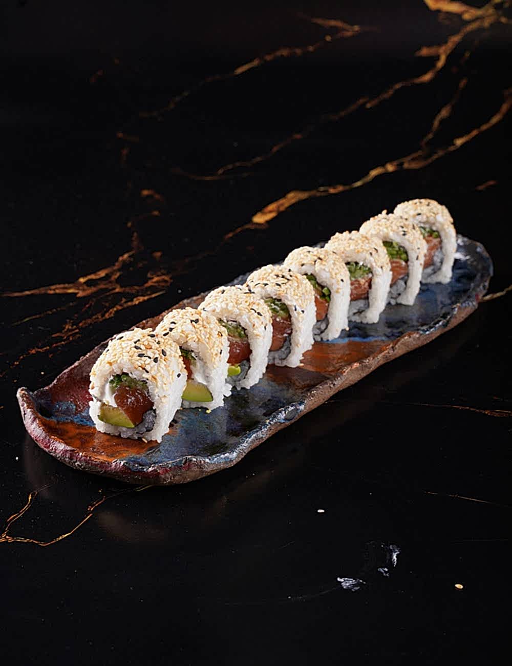 Philadelphia - Avokado - Salatalık - Somon - Üzeri Susam